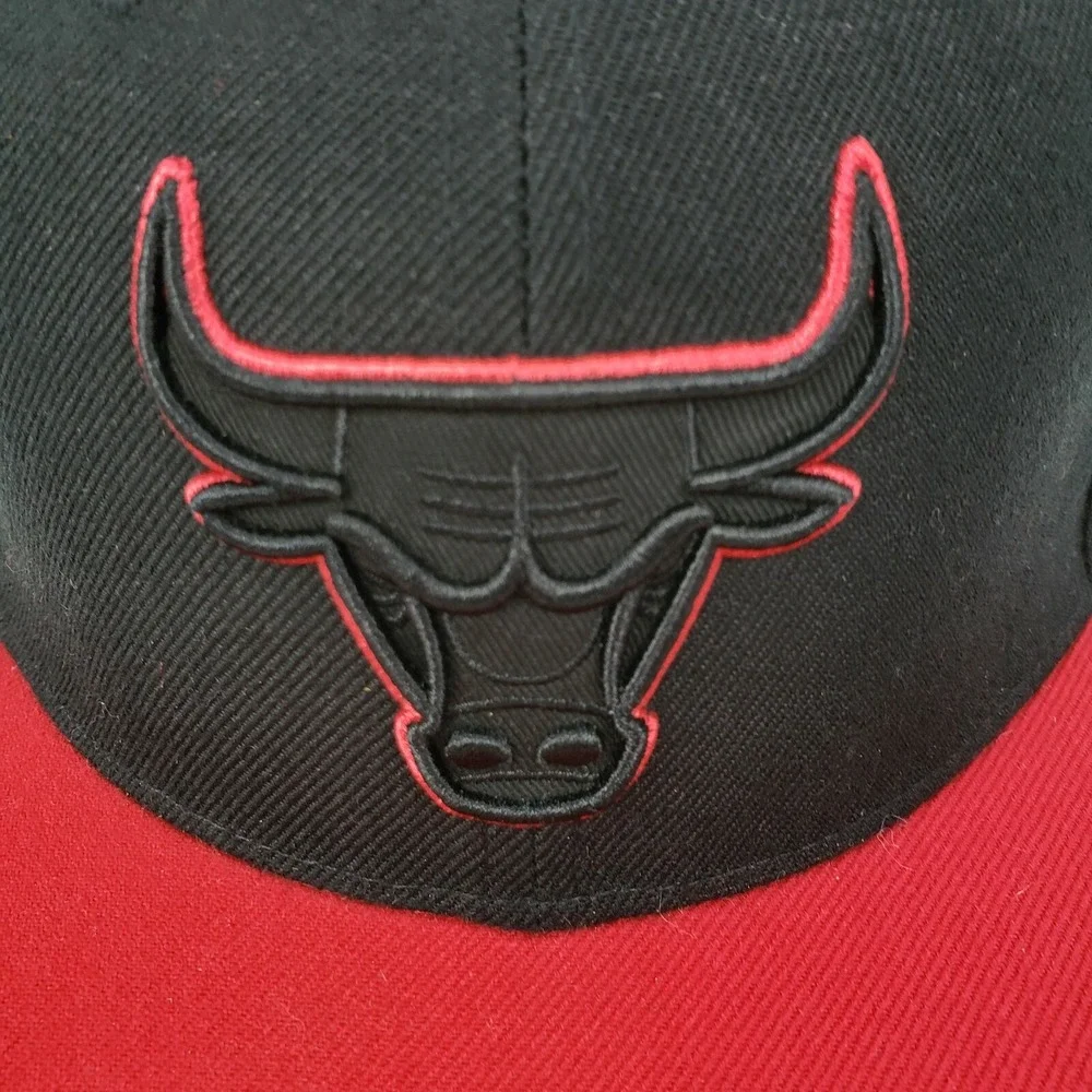 Melonwear‎ Chicago Bulls Elias Stein Artist Series Snapback Hat OS Black Red NBA